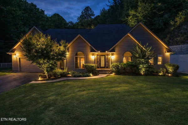 $402,000 | 239 Sulphur Springs Road, Cranks, KY 40820