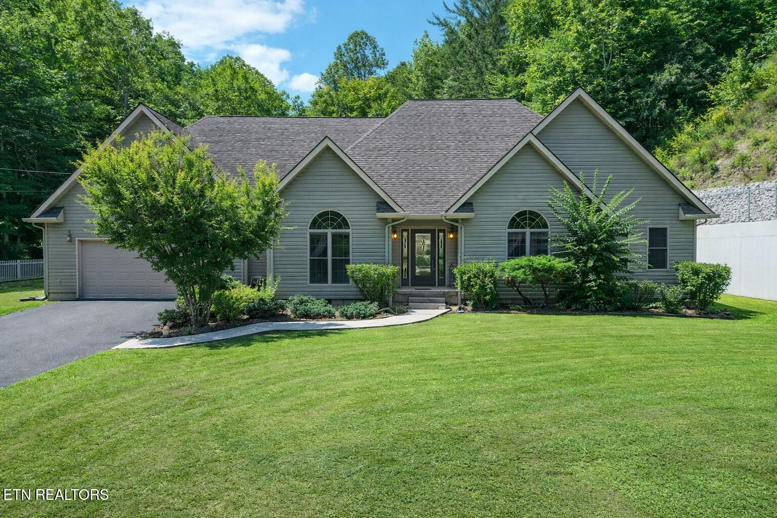 239 Sulphur Springs Road Cranks, KY 40820 - Photo 2 of 23 2026front