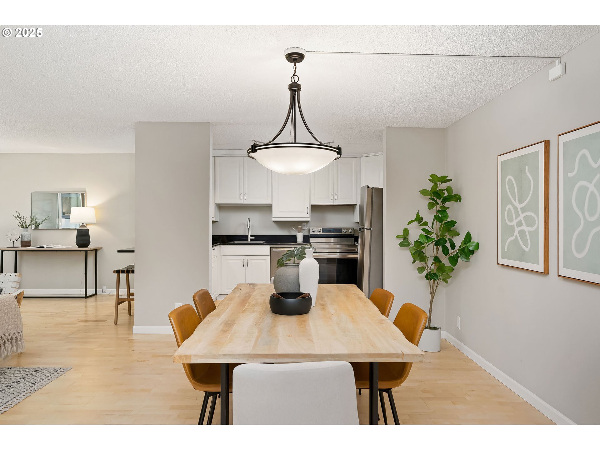 2393 Southwest Park Place, Unit 106 Portland, OR 97205 - Photo 12 of 38