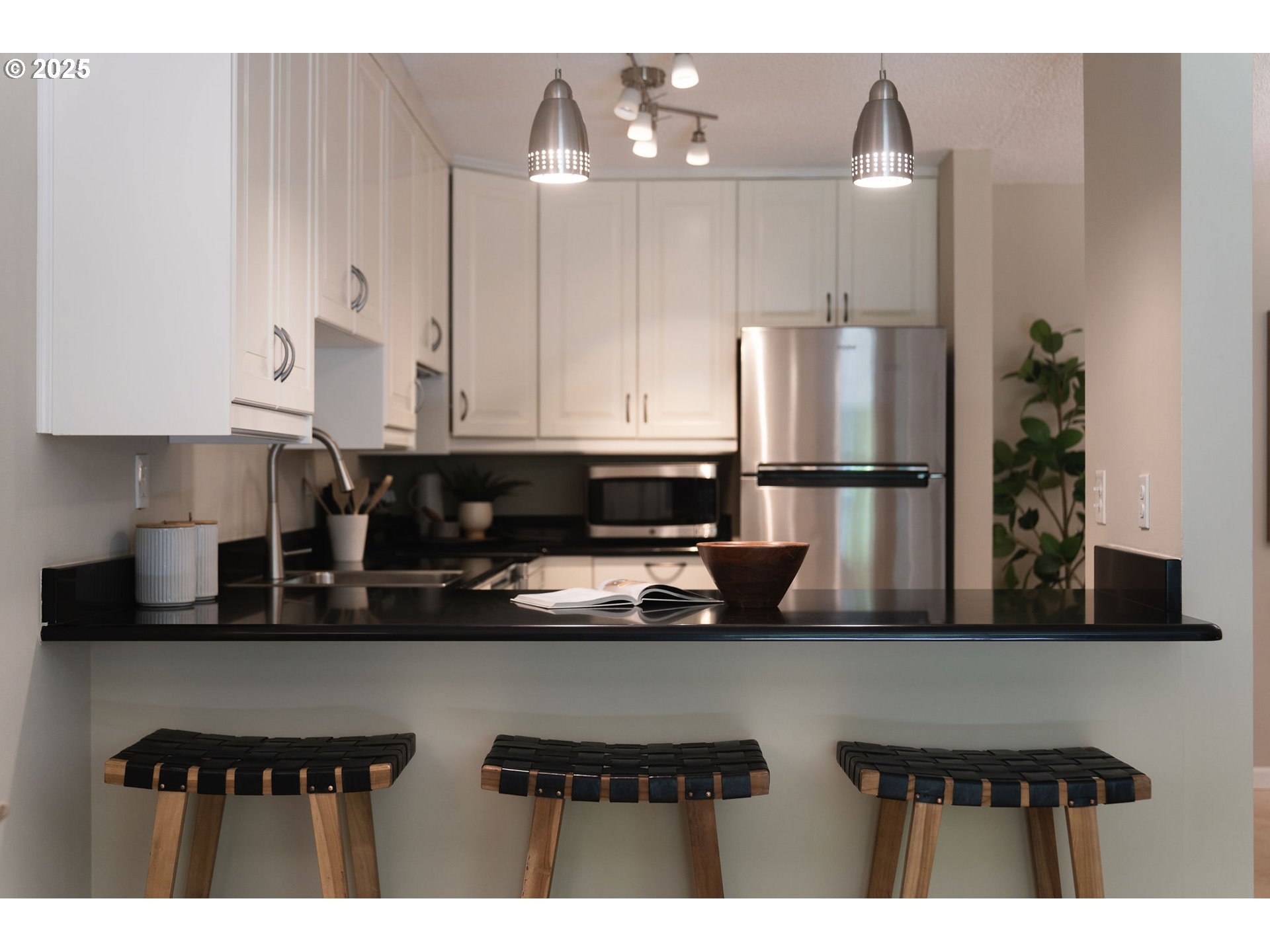 2393 Southwest Park Place, Unit 106 Portland, OR 97205 - Photo 17 of 38