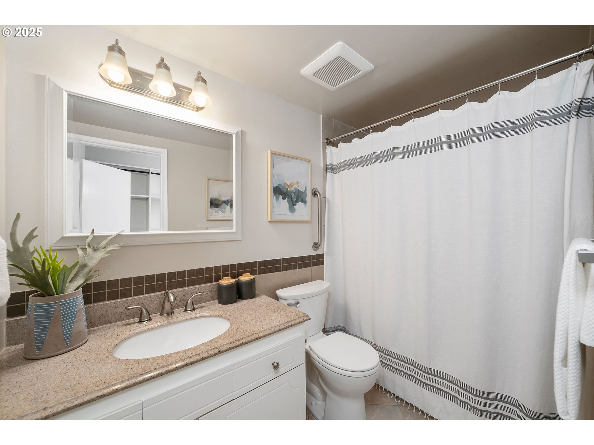 2393 Southwest Park Place, Unit 106 Portland, OR 97205 - Photo 20 of 38