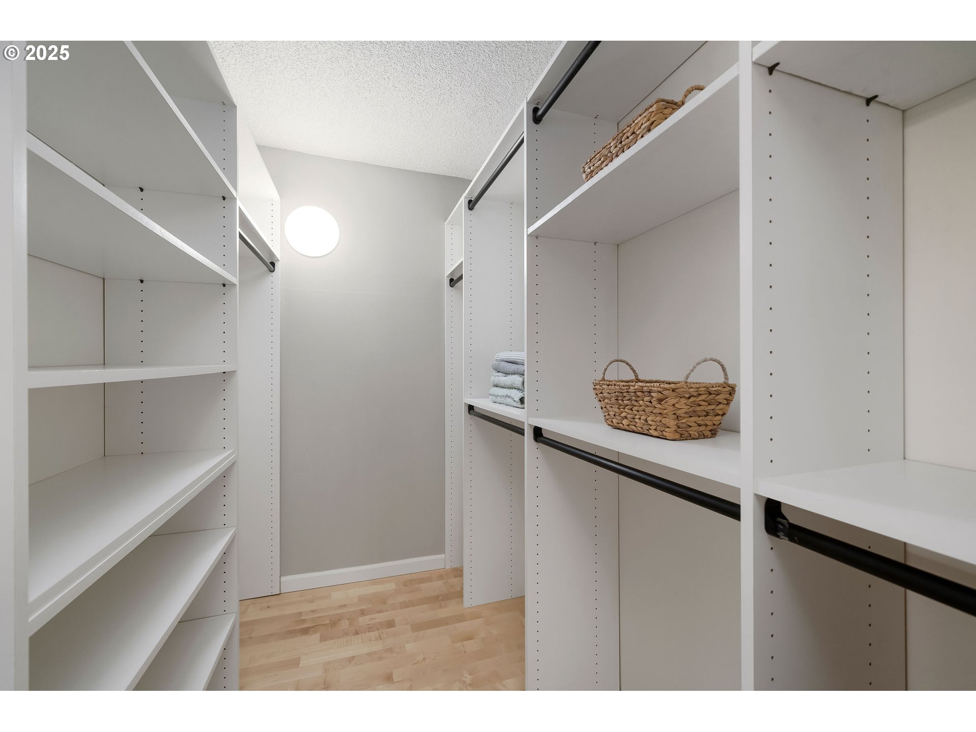 2393 Southwest Park Place, Unit 106 Portland, OR 97205 - Photo 21 of 38