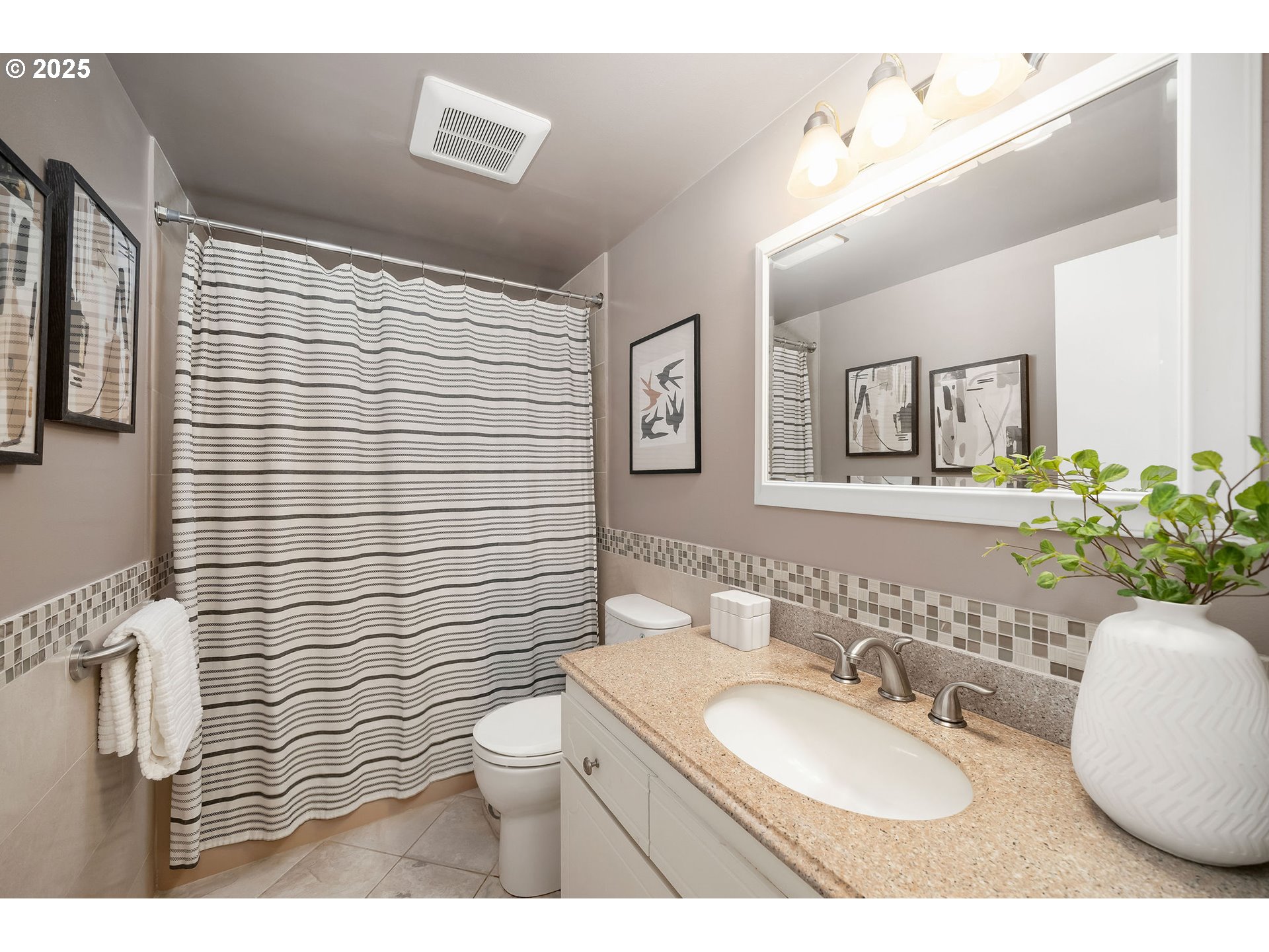 2393 Southwest Park Place, Unit 106 Portland, OR 97205 - Photo 25 of 38