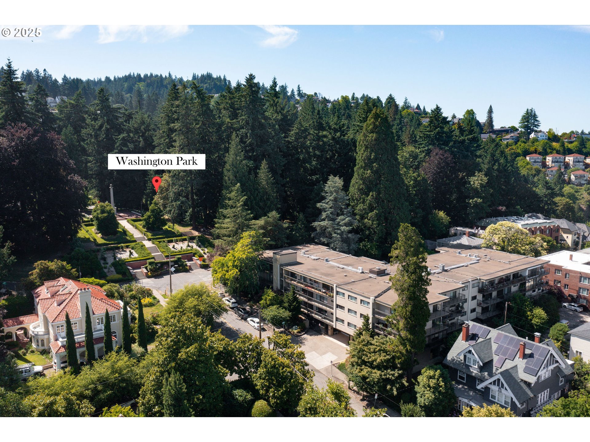 2393 Southwest Park Place, Unit 106 Portland, OR 97205 - Photo 3 of 38