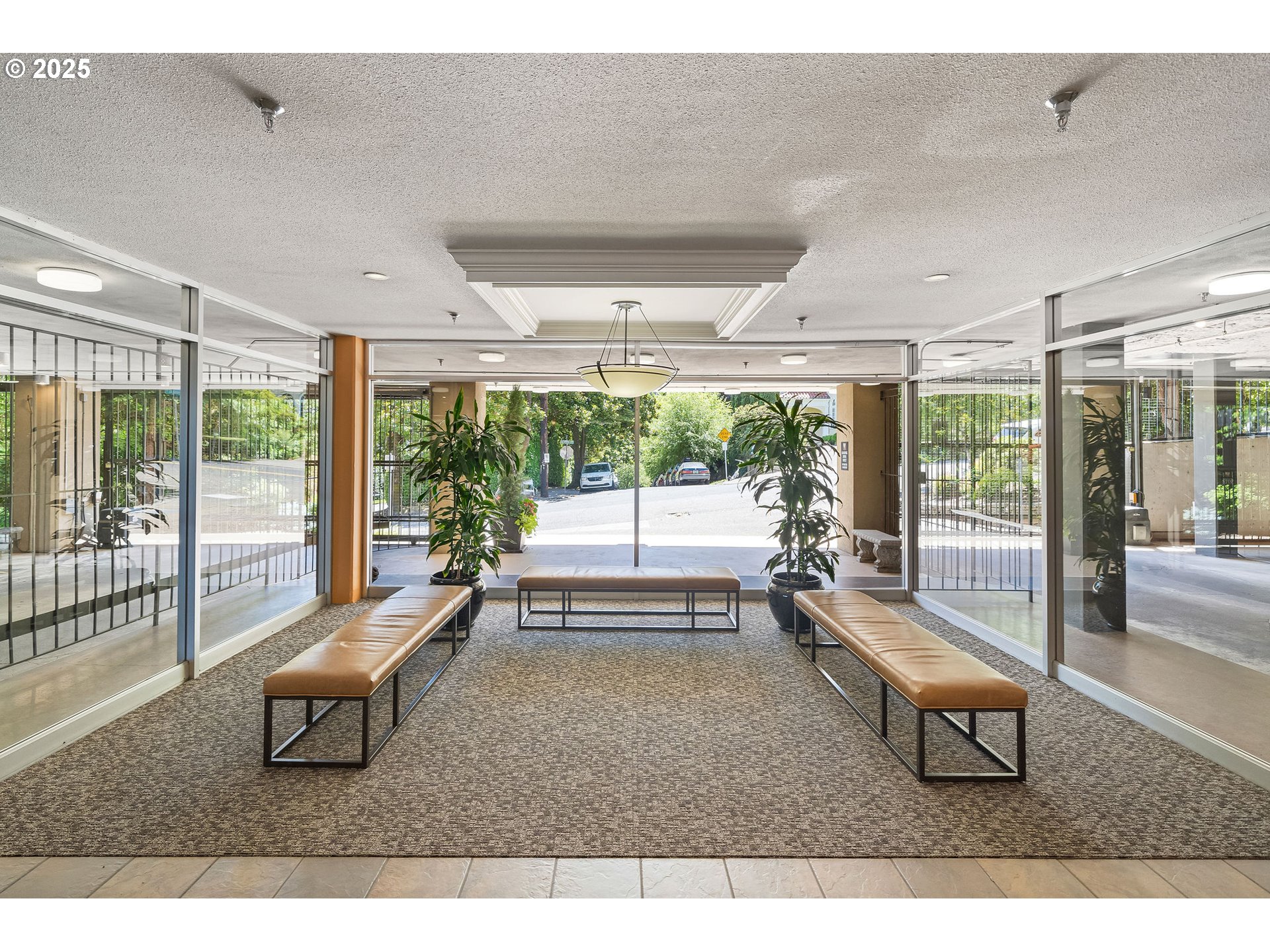 2393 Southwest Park Place, Unit 106 Portland, OR 97205 - Photo 4 of 38