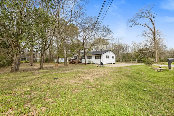 $1,950 | 804 Avenue I, Conroe, TX 77301