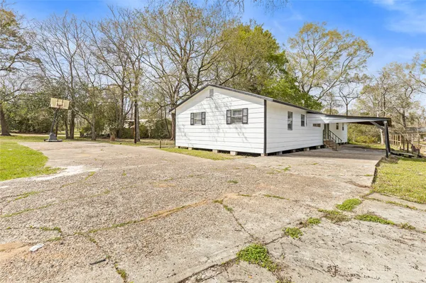 $1,950 | 804 Avenue I, Conroe, TX 77301