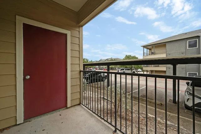 $140,000 | 2320 Gracy Farms Lane, Unit 311, Austin, TX 78758