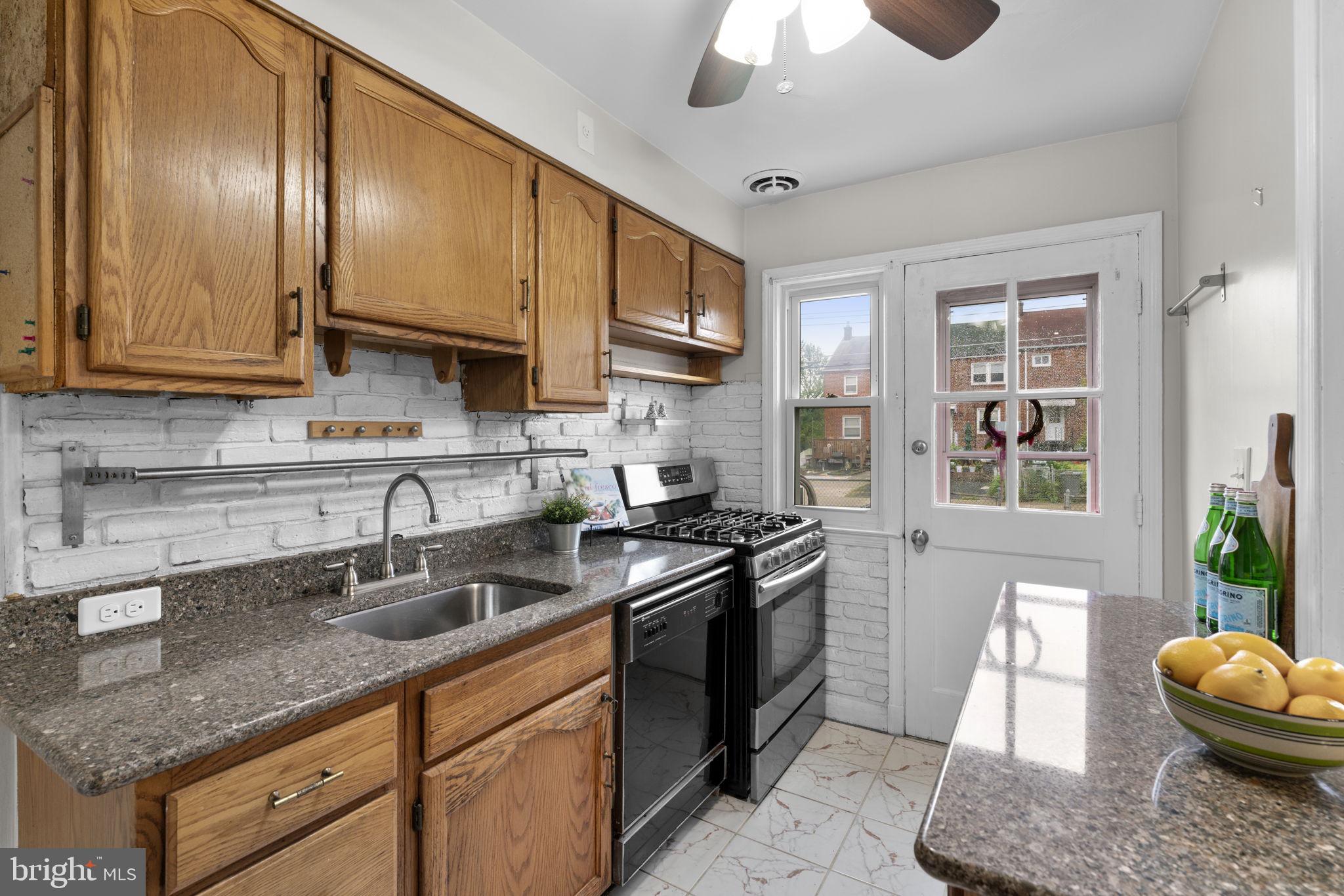 1057 Elm Road Halethorpe, MD 21227 - Photo 12 of 45 Bright kitchen with granite counters