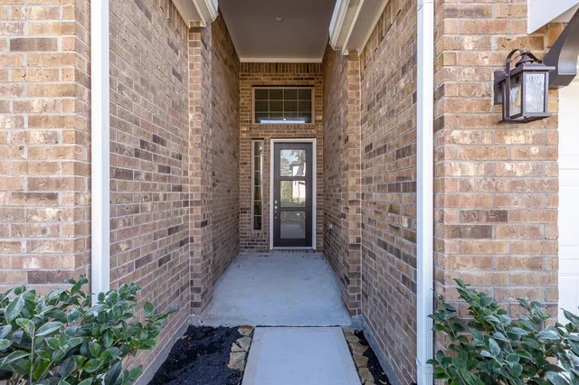 $359,412 | 412 Northern Pike Drive, Conroe, TX 77318