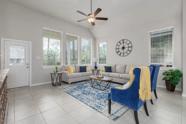 $359,412 | 412 Northern Pike Drive, Conroe, TX 77318