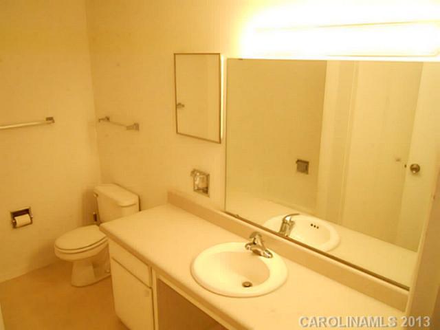 2634 Park Road, Unit B Charlotte, NC 28209 - Photo 11 of 15