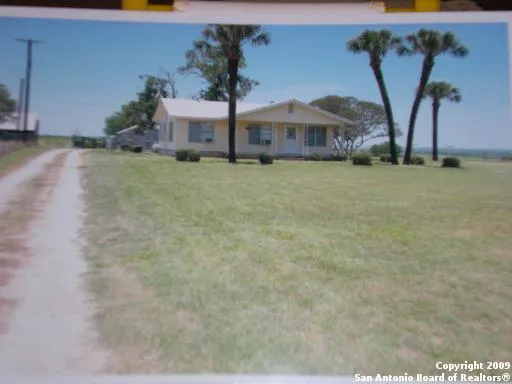 $1,100 | 755 East FM 1518 South, St. Hedwig, TX 78152