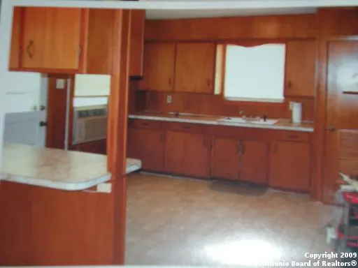 $1,100 | 755 East FM 1518 South, St. Hedwig, TX 78152