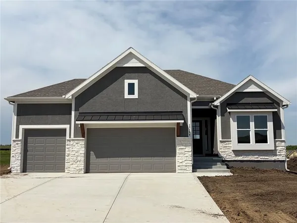 $837,400 | 17156 South Laurelwood Street, Olathe, KS 66062