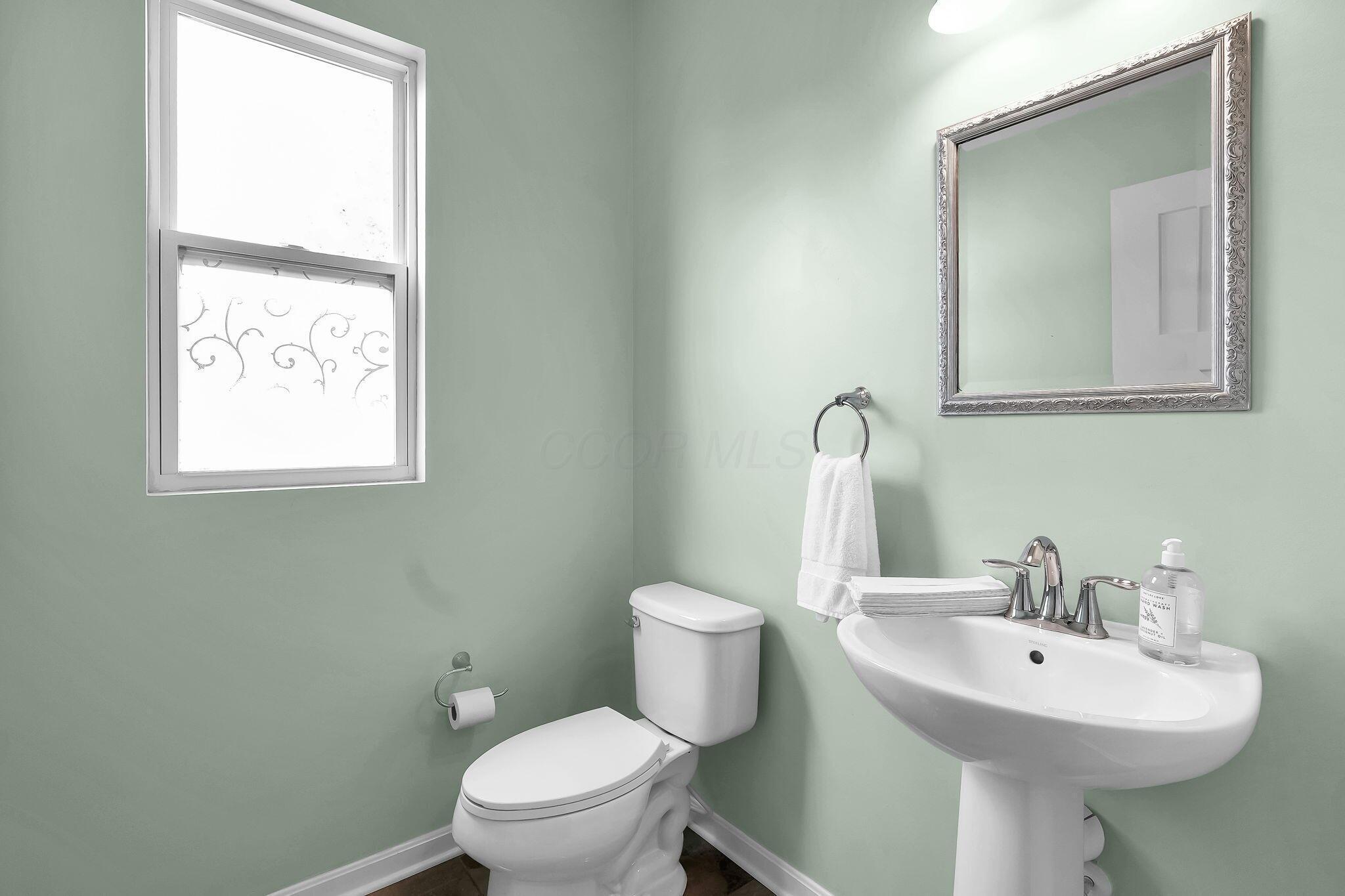 4945 Farview Road Columbus, OH 43231 - Photo 32 of 56 15-web-or-mls-4945-farview-rd