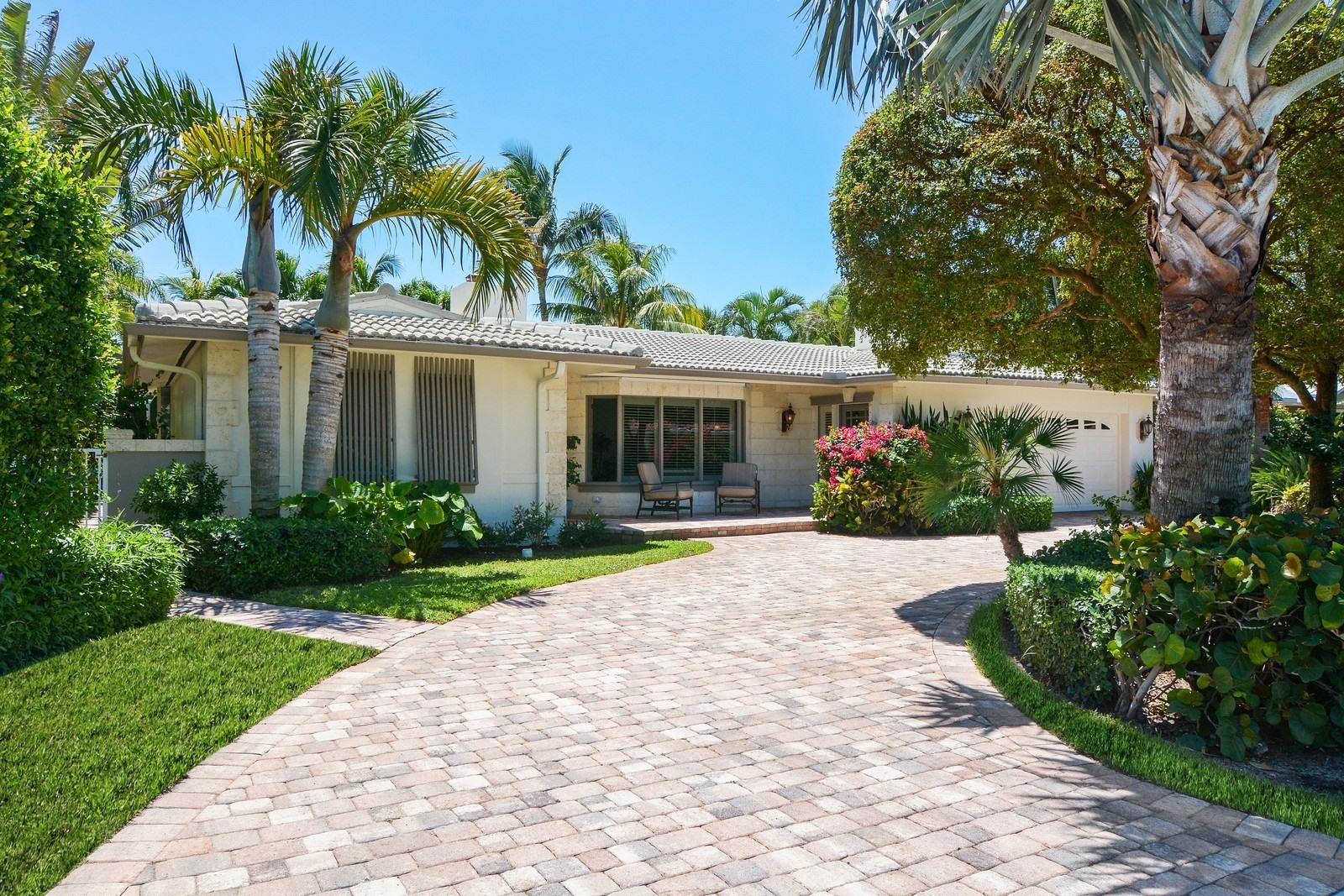 232 Cove Place Jupiter Inlet Colony, FL 33469 - Photo 1 of 22 232 Cove Place FRONT