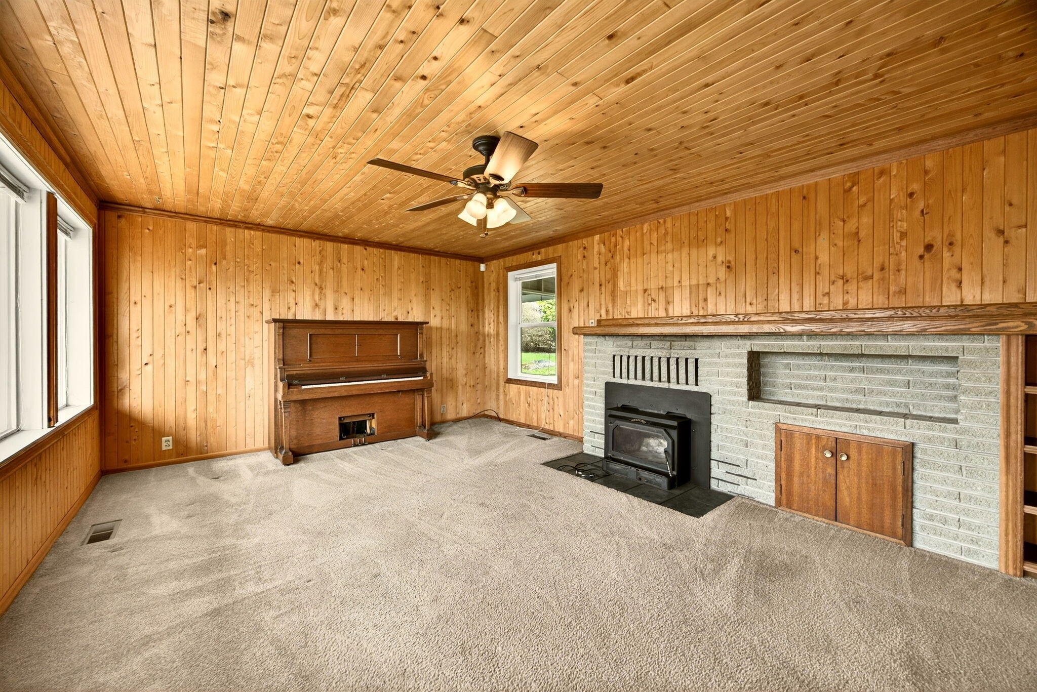 3363 Lone Pine Road Medford, OR 97504 - Photo 4 of 38 lp4