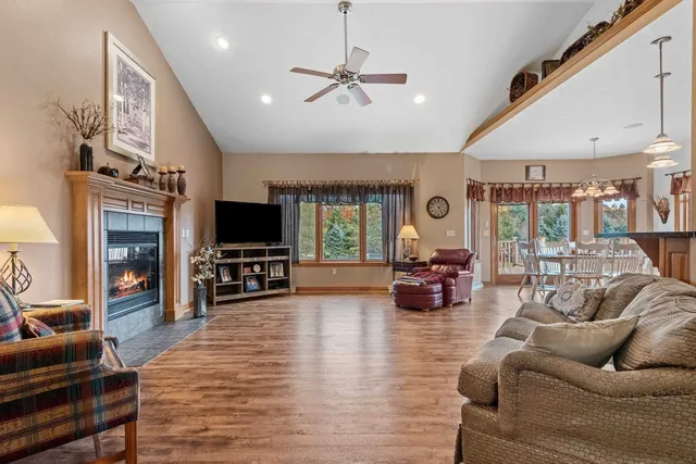 $579,900 | 2378 Autumn Ridge Trail, Green Bay, WI 54313