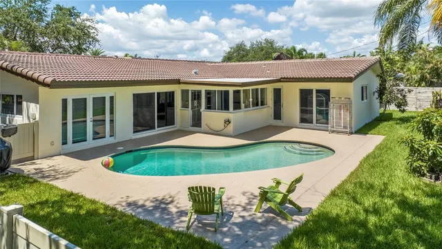 an aerial view of multiple house