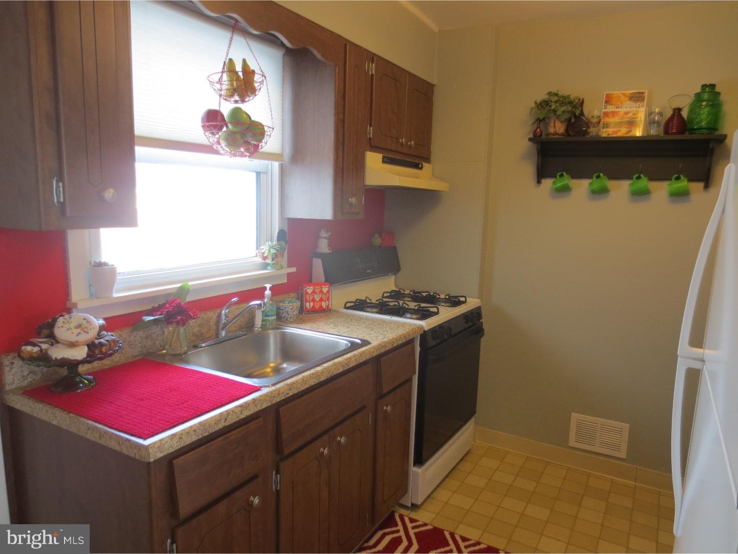 30 Beaumont Road Yardville, NJ 08620 - Photo 6 of 18 Kitchen