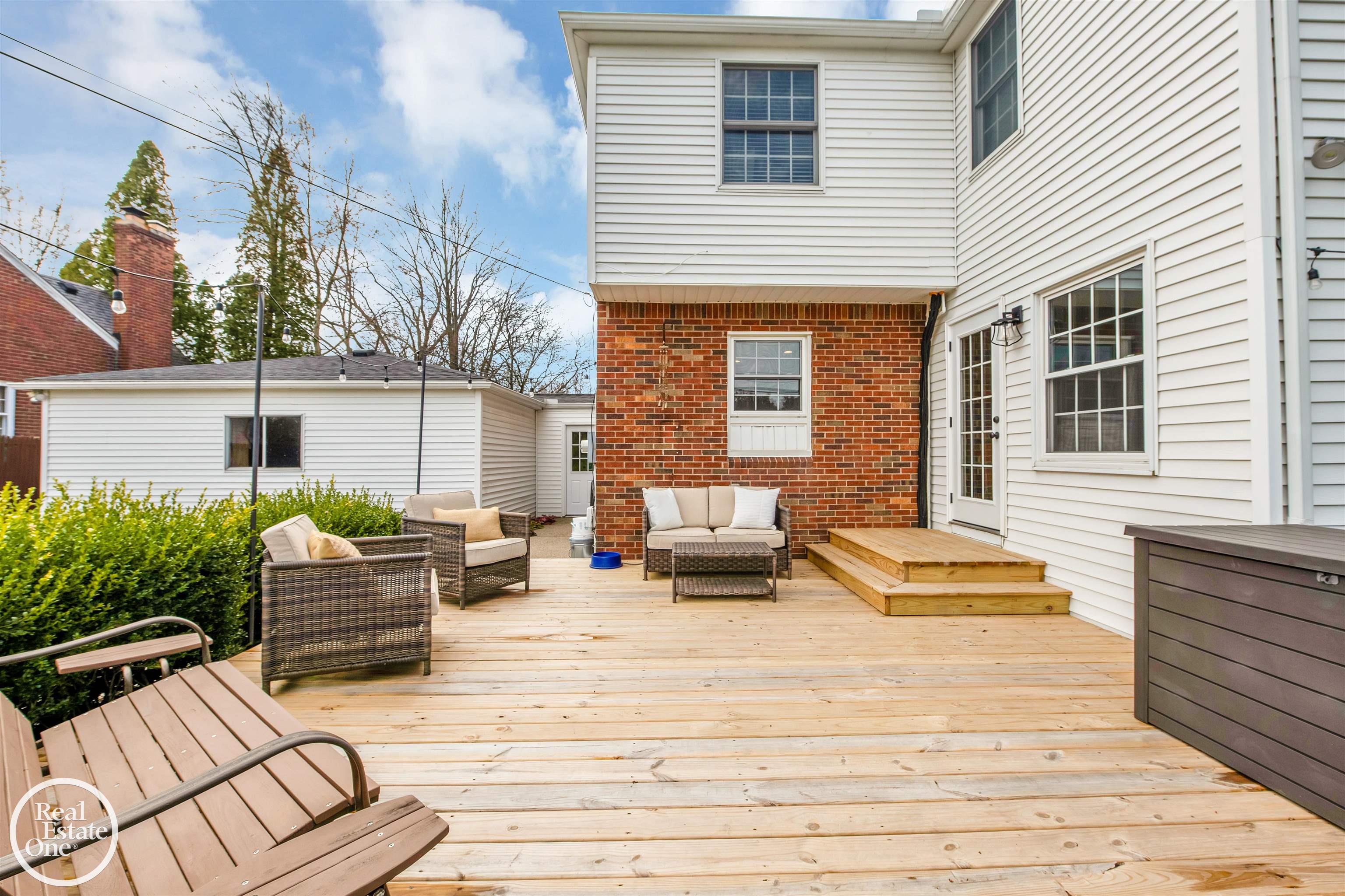 692 Hawthorne Road Grosse Pointe, MI 48236 - Photo 33 of 33 50138273-aae81d79-28ef-48ef-90a8-7d84144e1591.JPG