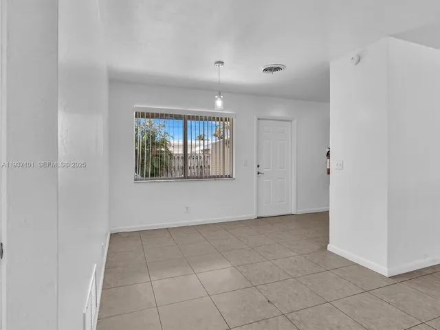 $650,000 | 186-188 Southeast 27th Way, Boynton Beach, FL 33435
