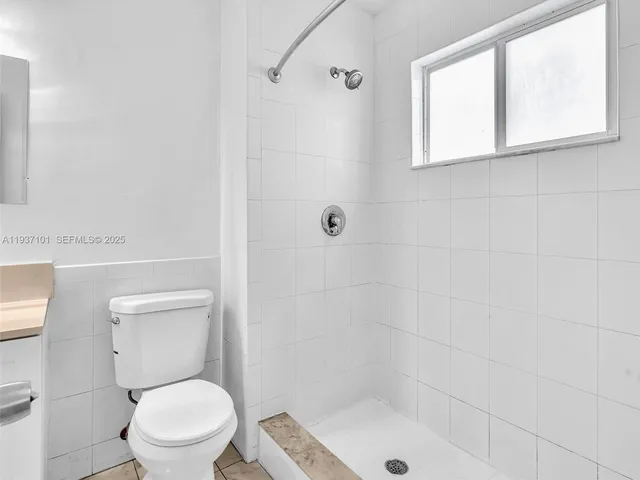 $650,000 | 186-188 Southeast 27th Way, Boynton Beach, FL 33435