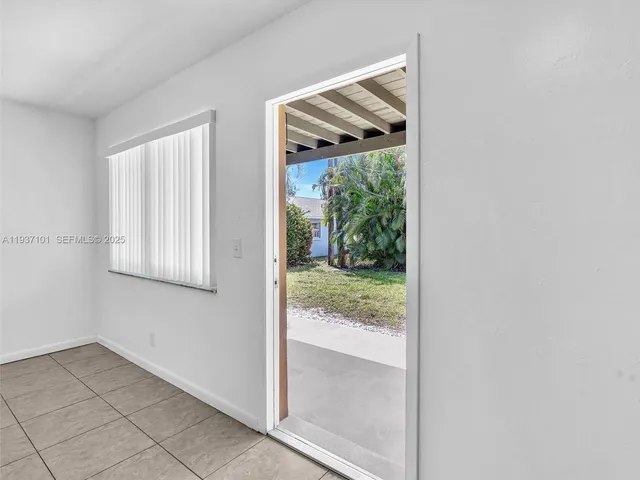 $650,000 | 186-188 Southeast 27th Way, Boynton Beach, FL 33435