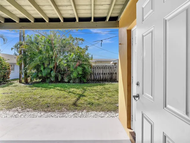 $650,000 | 186-188 Southeast 27th Way, Boynton Beach, FL 33435