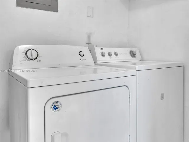 $650,000 | 186-188 Southeast 27th Way, Boynton Beach, FL 33435