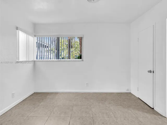 $650,000 | 186-188 Southeast 27th Way, Boynton Beach, FL 33435