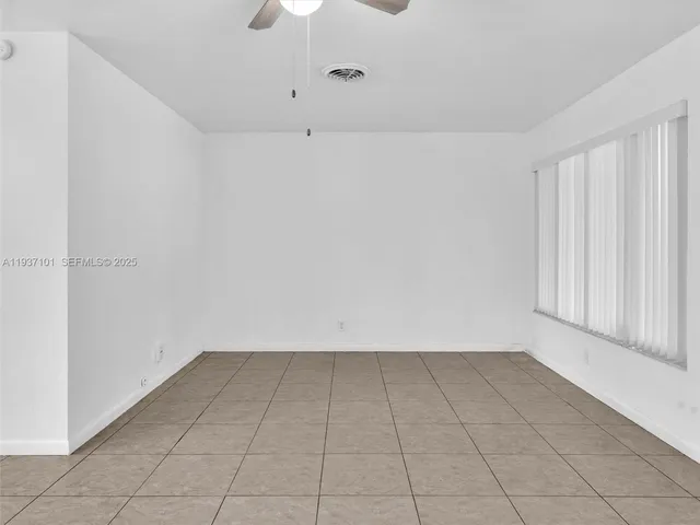 $650,000 | 186-188 Southeast 27th Way, Boynton Beach, FL 33435