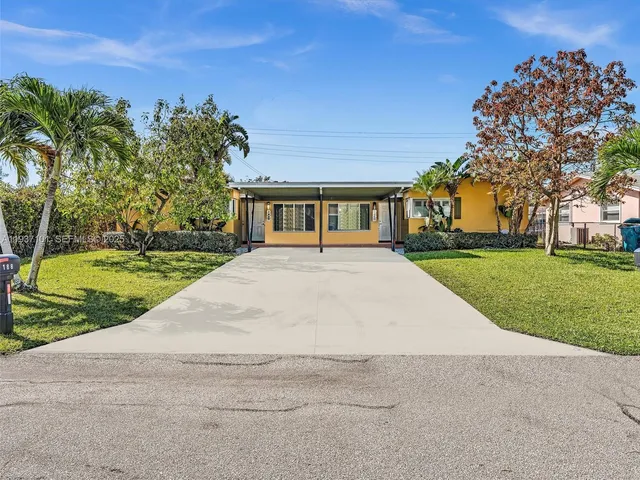 $650,000 | 186-188 Southeast 27th Way, Boynton Beach, FL 33435