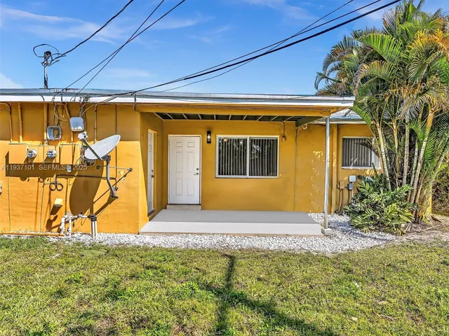$650,000 | 186-188 Southeast 27th Way, Boynton Beach, FL 33435