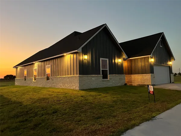 $375,000 | 33416 FM 521 Road, Angleton, TX 77515