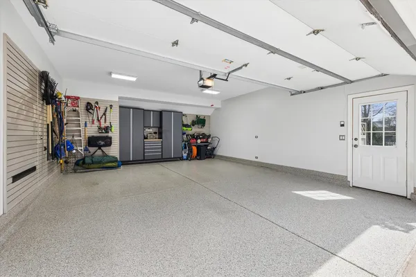 a picture of a room with a floor plan