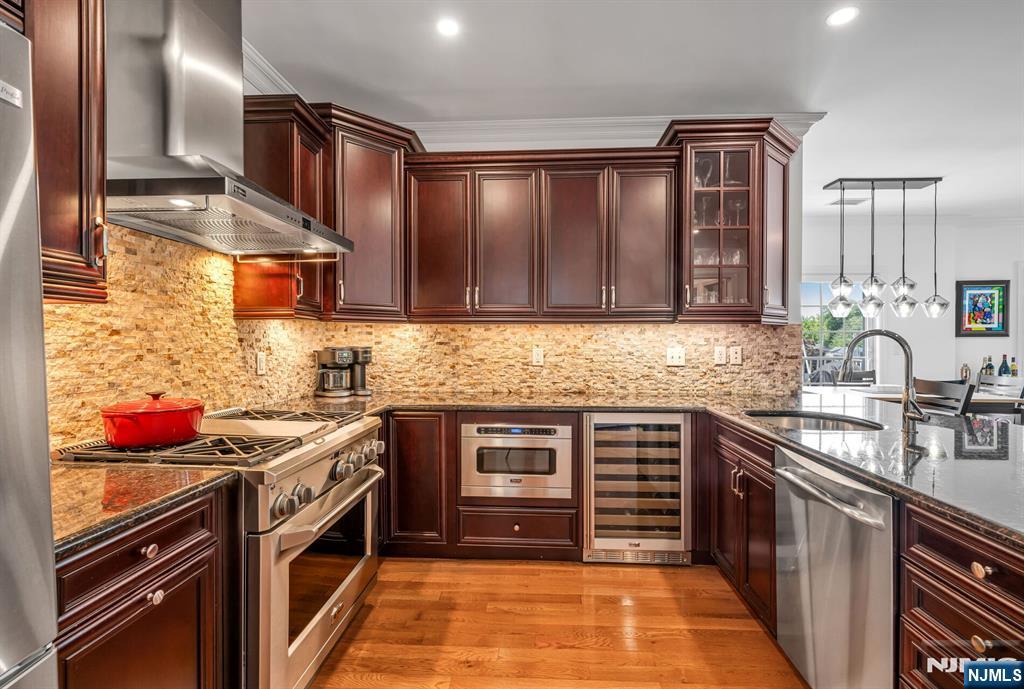 1302 Rio Vista Lane Northvale, NJ 07647 - Photo 11 of 39