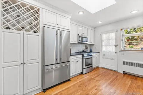 $949,000 | 20 Meadow Road, Briarcliff Manor, NY 10510