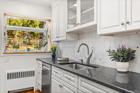 $949,000 | 20 Meadow Road, Briarcliff Manor, NY 10510