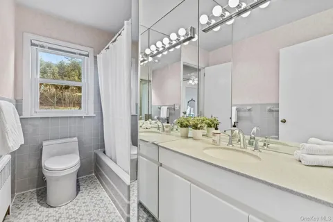 $949,000 | 20 Meadow Road, Briarcliff Manor, NY 10510