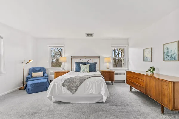 $949,000 | 20 Meadow Road, Briarcliff Manor, NY 10510