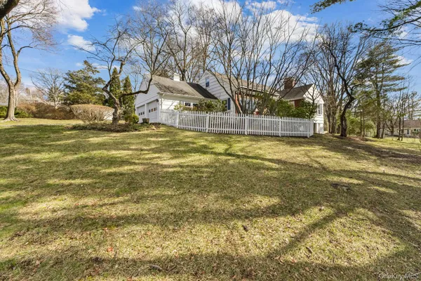 $949,000 | 20 Meadow Road, Briarcliff Manor, NY 10510