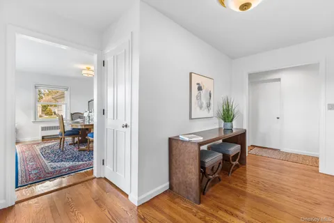 $949,000 | 20 Meadow Road, Briarcliff Manor, NY 10510