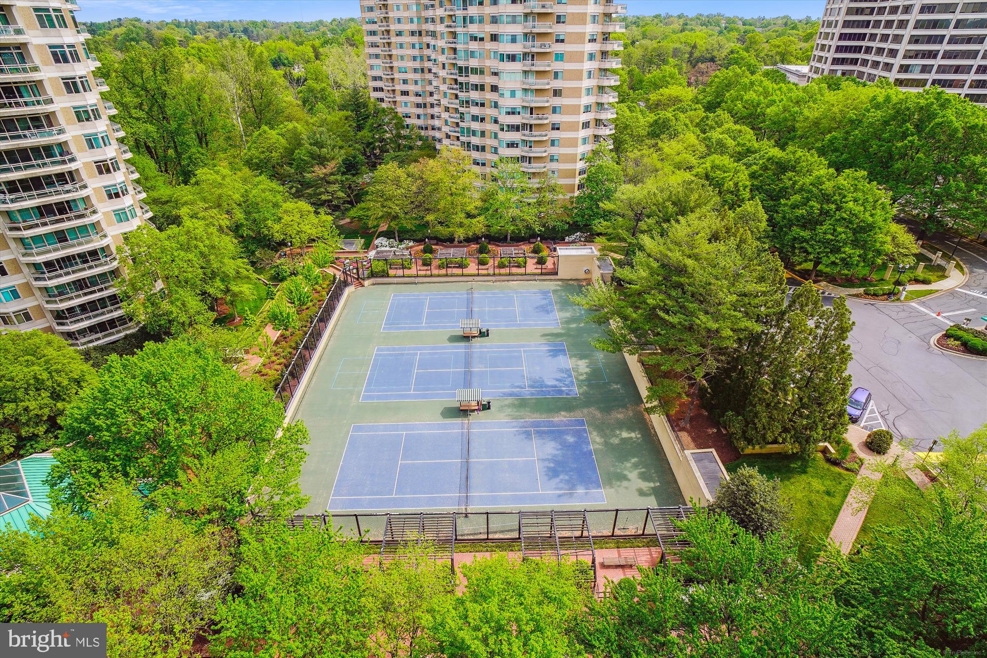 5600 Wisconsin Avenue, Unit 705 Chevy Chase, MD 20815 - Photo 58 of 62 an aerial view of a house