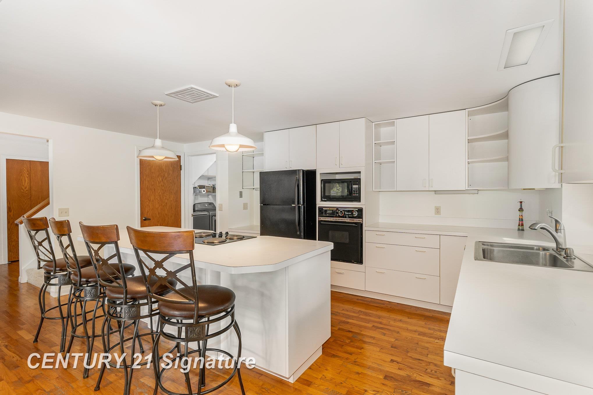 5335 McCarty Road Saginaw, MI 48603 - Photo 11 of 32 50178254-303d4dd6-5da1-4107-9973-5b1a71a5430f.JPG