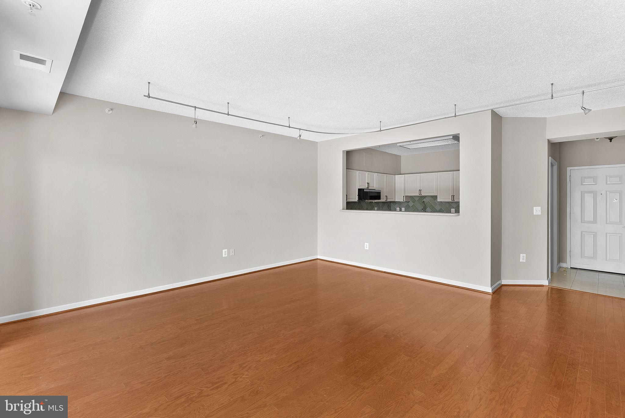 19375 Cypress Ridge Terrace, Unit 322 Leesburg, VA 20176 - Photo 6 of 52