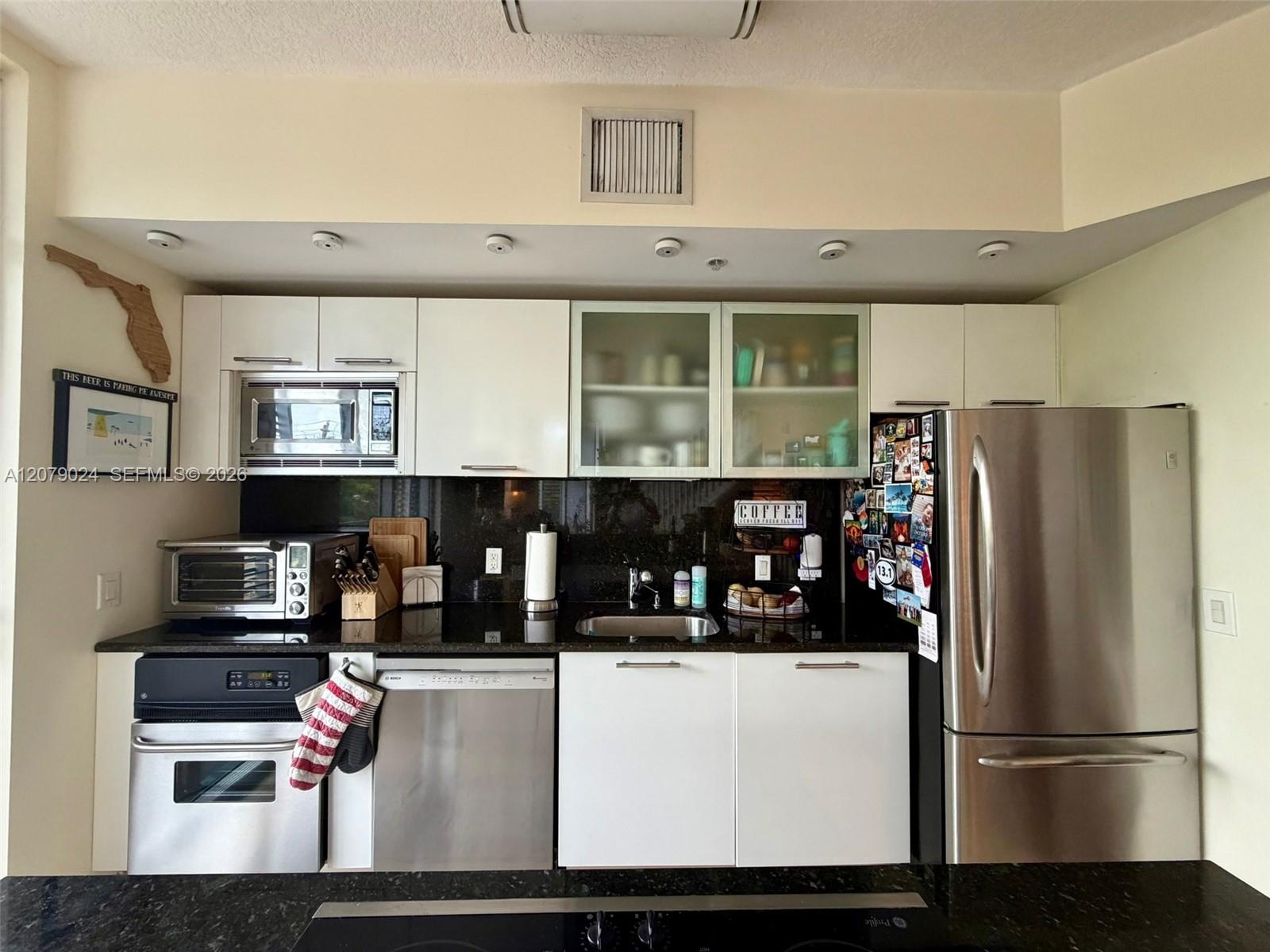 3339 Virginia Street, Unit 320 Miami, FL 33133 - Photo 5 of 23 Gallery Image 5