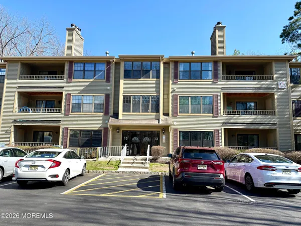 $365,000 | 1305 Stoneridge Circle, Unit 1305, Helmetta, NJ 08828