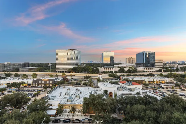 $1,870,000 | 1100 Uptown Park Boulevard, Unit 102, Houston, TX 77056